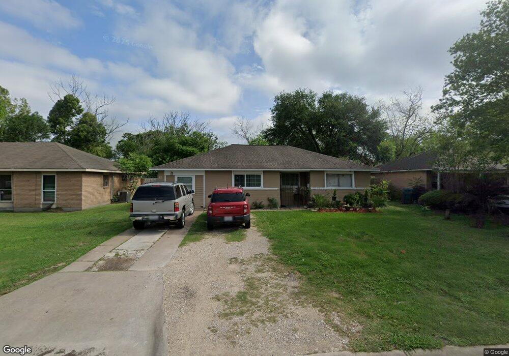 5806 Maywood Dr, Houston, TX 77053 - photo 1