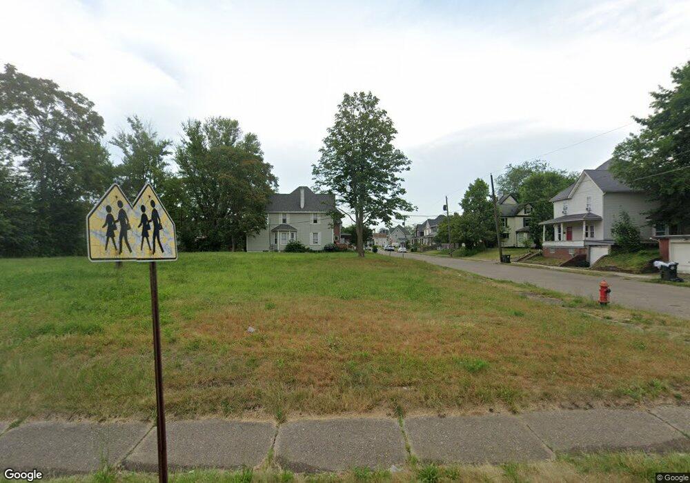 930 Shorb Ave NW, Canton, OH 44703 - photo 1