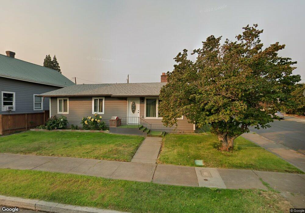 820 W 10th St, the Dalles, OR 97058 - photo 1