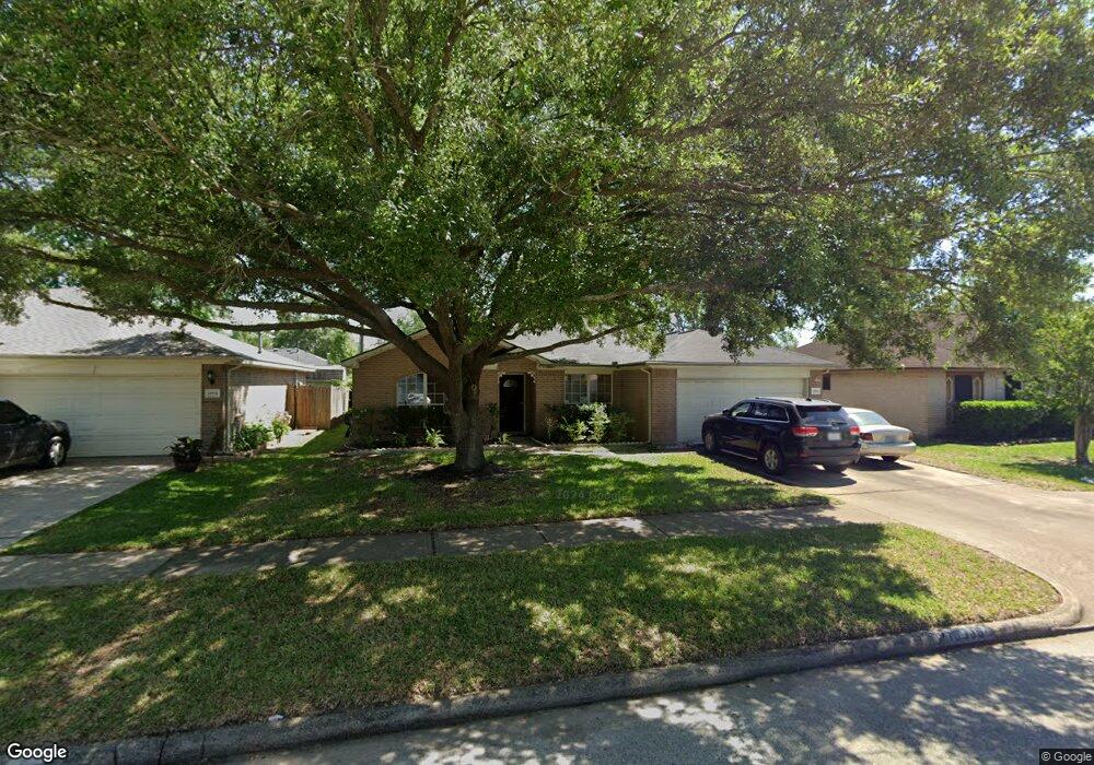 10906 Thorncliff Dr, Humble, TX 77396 - photo 1