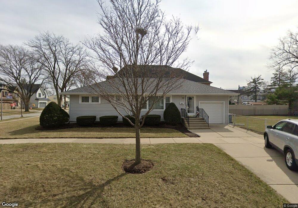 982 S Mitchell Ave, Elmhurst, IL 60126 - photo 1