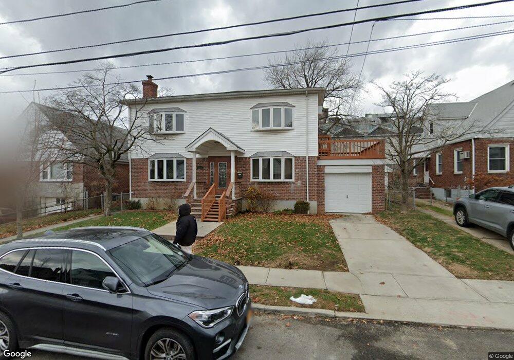 6526 165th St, Fresh Meadows, NY 11365 - photo 1