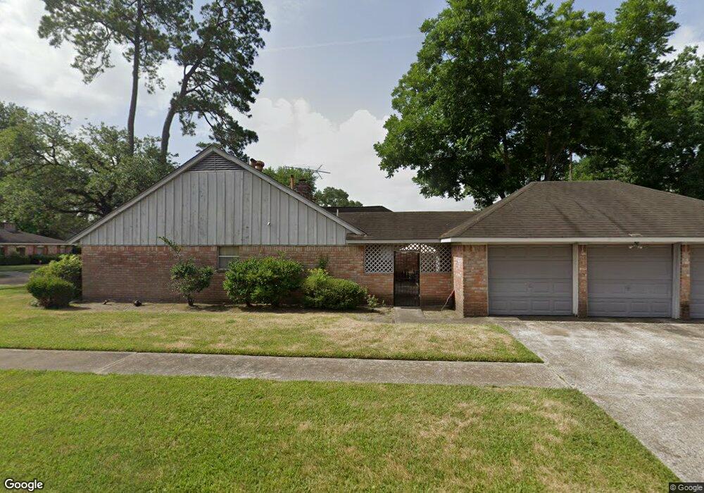 5423 Golf Dr, Houston, TX 77091 - photo 1