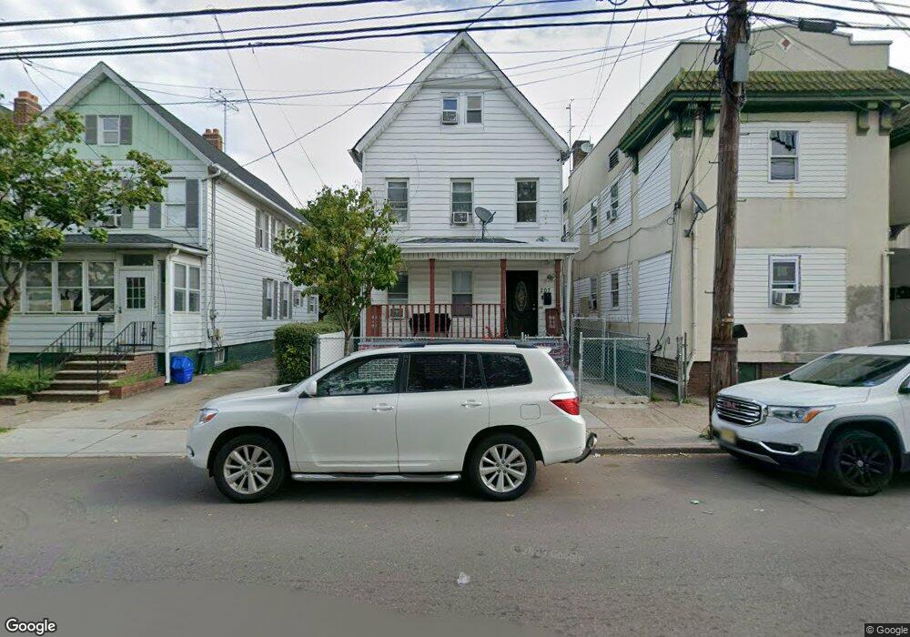 207 Handy St, New Brunswick, NJ 08901 - photo 1