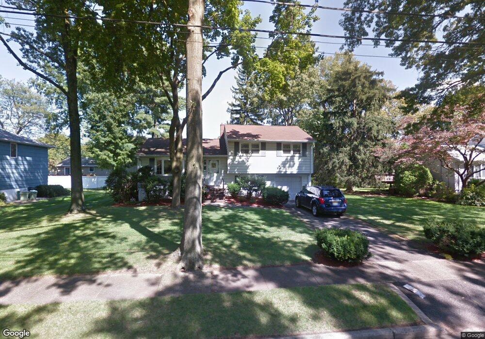 27 Hampshire Rd, Paramus, NJ 07652 - photo 1