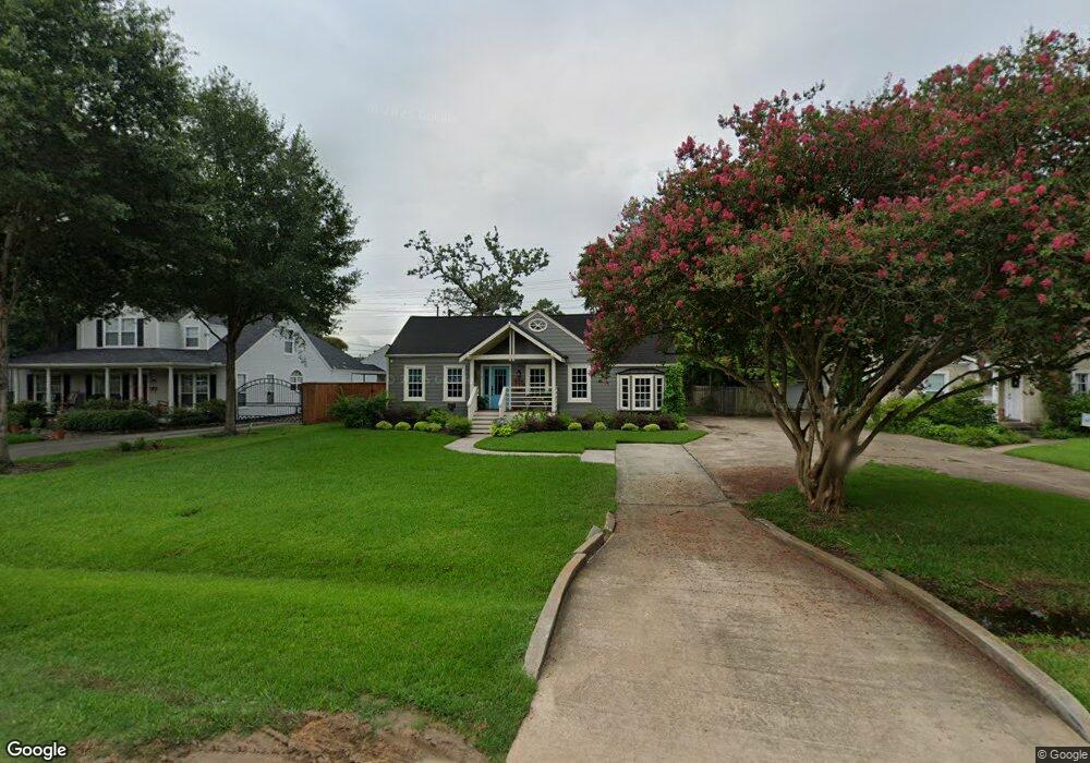 729 Sue Barnett Dr, Houston, TX 77018 - photo 1