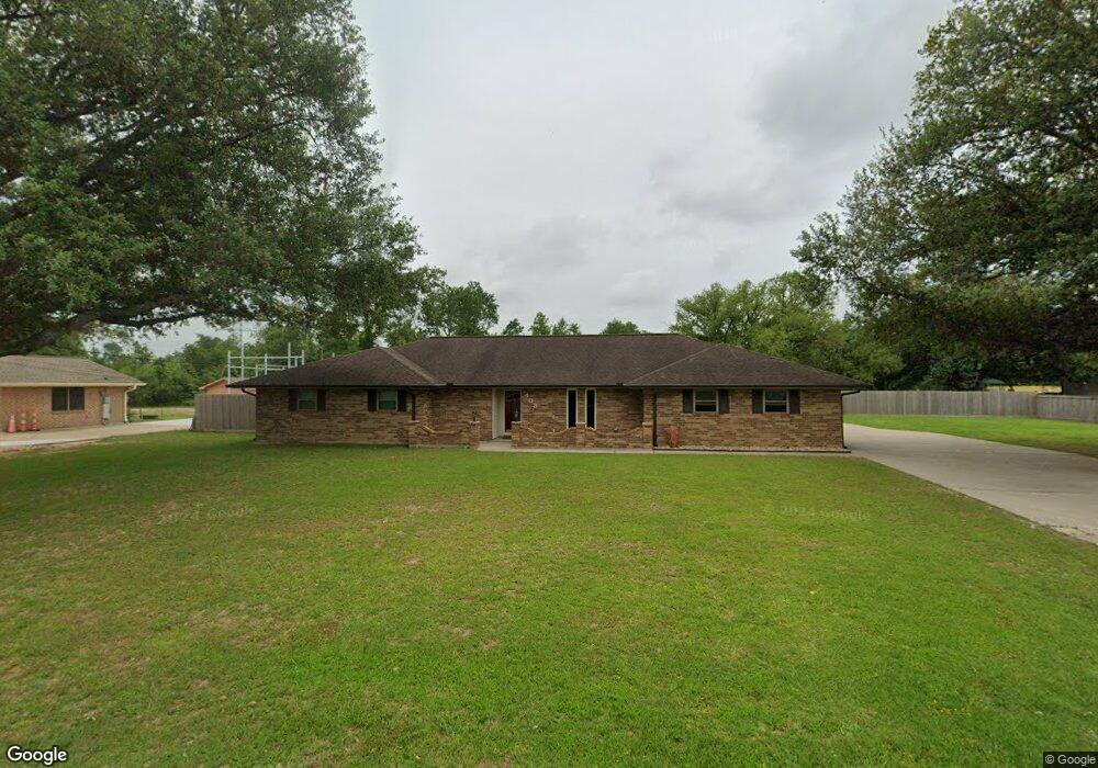 403 S Lake Ct, Lake Charles, LA 70605 - photo 1