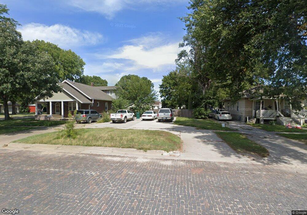 432 W Main St, Osborne, KS 67473 - photo 1