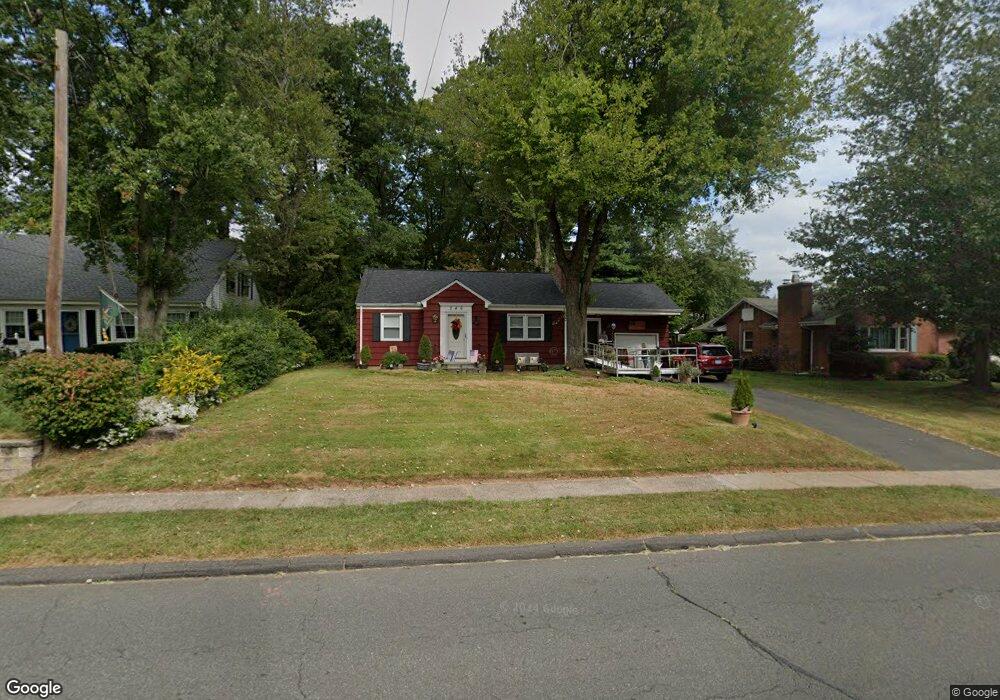 246 Beechwood Rd, West Hartford, CT 06107 - photo 1