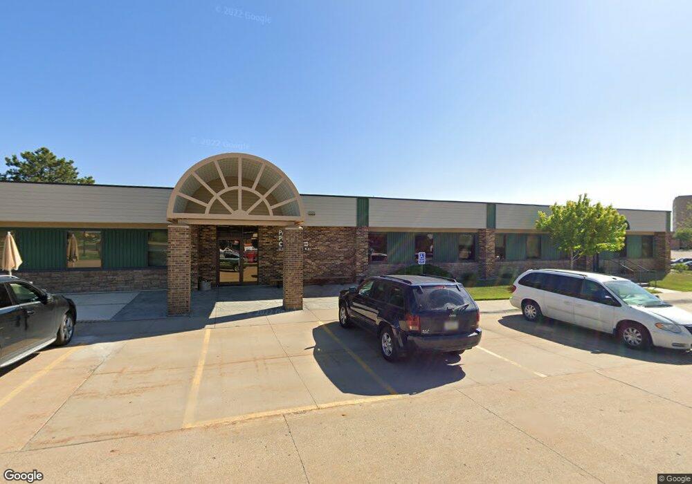 1231 Park Place NE unit L, Cedar Rapids, IA 52402 - photo 1