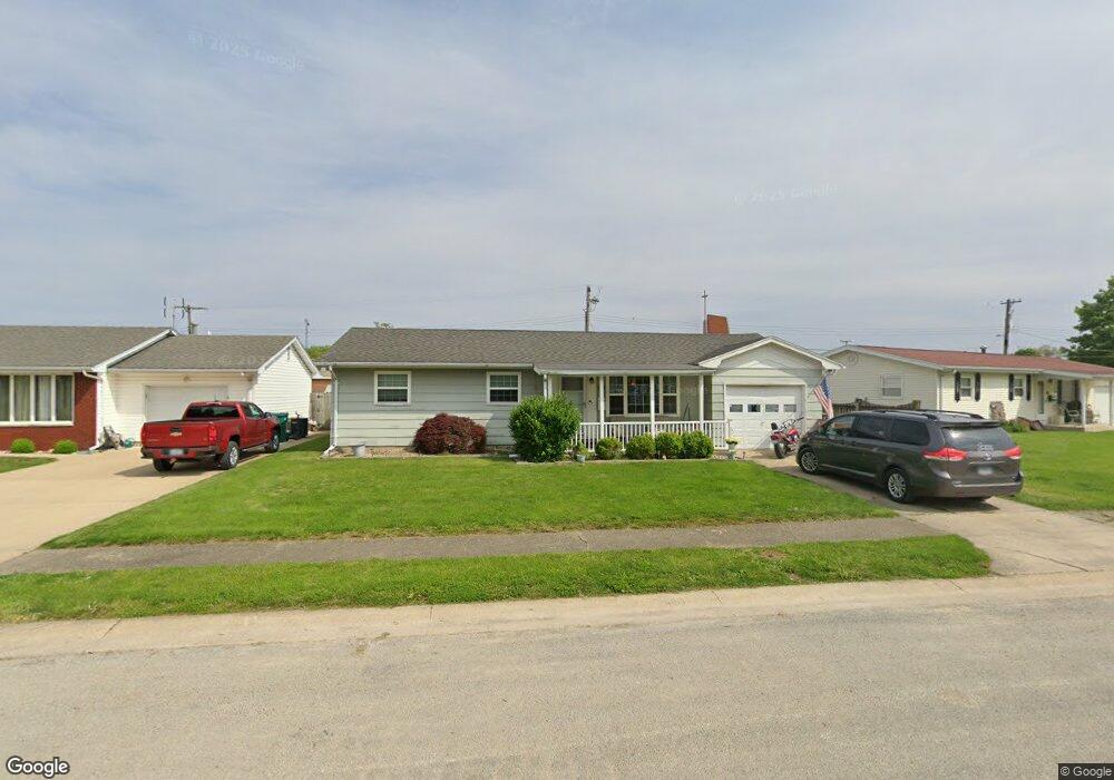 1020 Oklahoma Ave, Mattoon, IL 61938 - photo 1