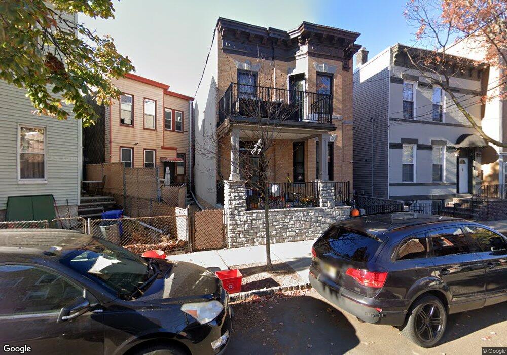207 Maple St, Weehawken, NJ 07086 - photo 1