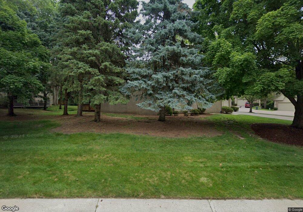 4895 Lagoons Cir, West Bloomfield, MI 48323 - photo 1