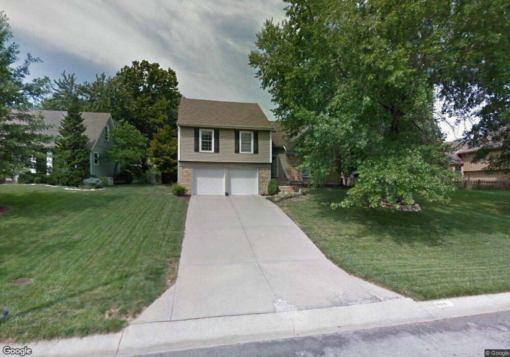 9326 Alden St, Lenexa, KS 66215 - photo 1