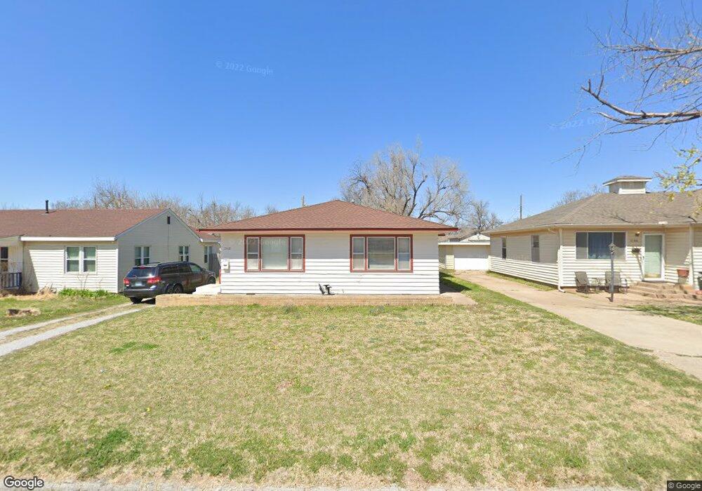 2112 W Maple Ave, Enid, OK 73703 - photo 1