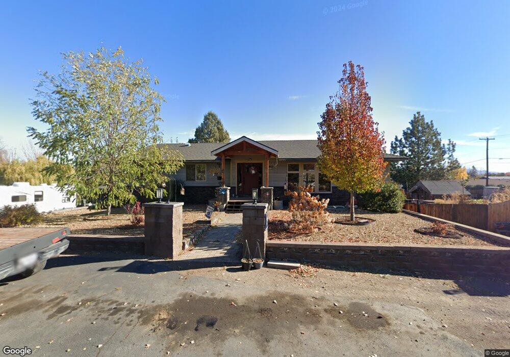 1868 SW 25th St, Redmond, OR 97756 - photo 1