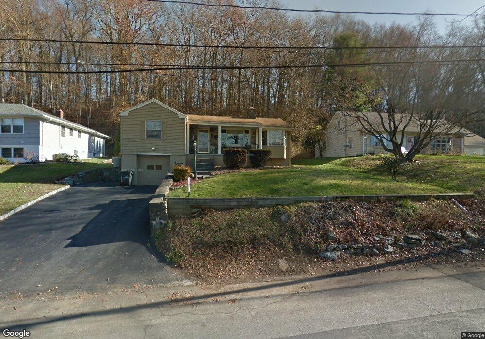 124 Pinewood Trail, Trumbull, CT 06611 - photo 1