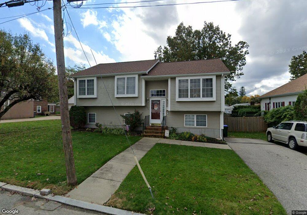 204 Wardlaw Ave, Providence, RI 02908 - photo 1