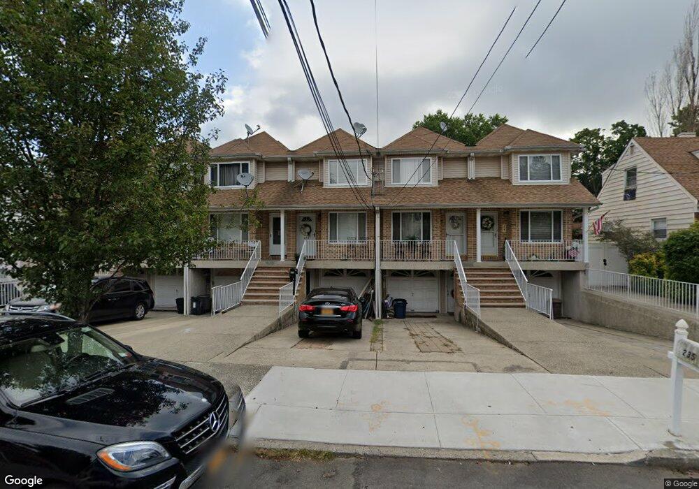 233 Dubois Ave, Staten Island, NY 10310 - photo 1
