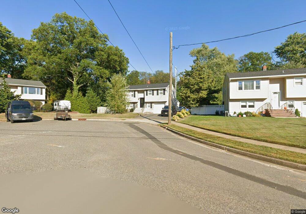 900 Diane Ct, Woodbridge, NJ 07095 - photo 1