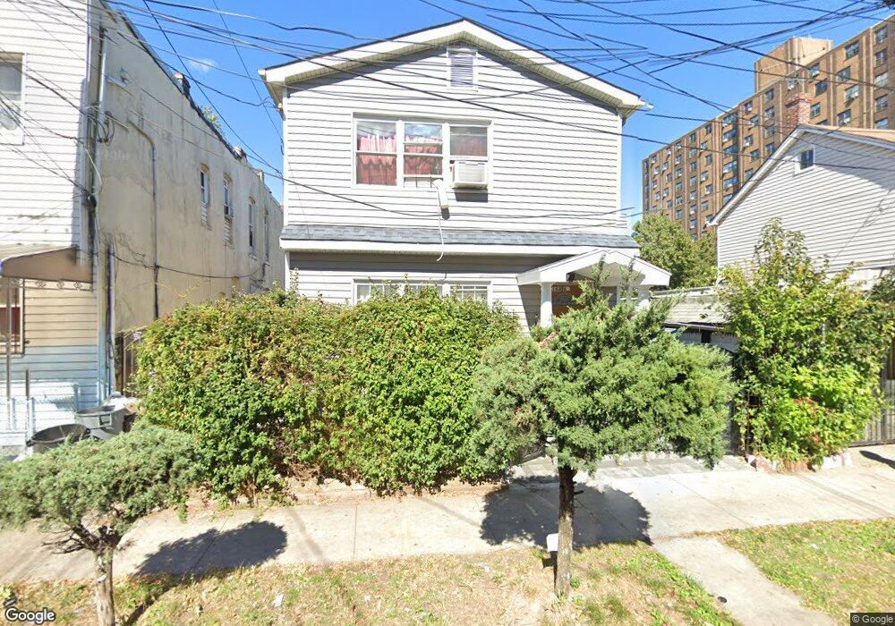 168-67 93rd Ave, Jamaica, NY 11433 - photo 1