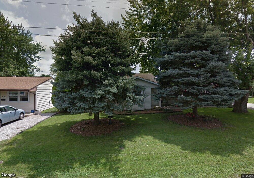 904 N 28th St, Mattoon, IL 61938 - photo 1