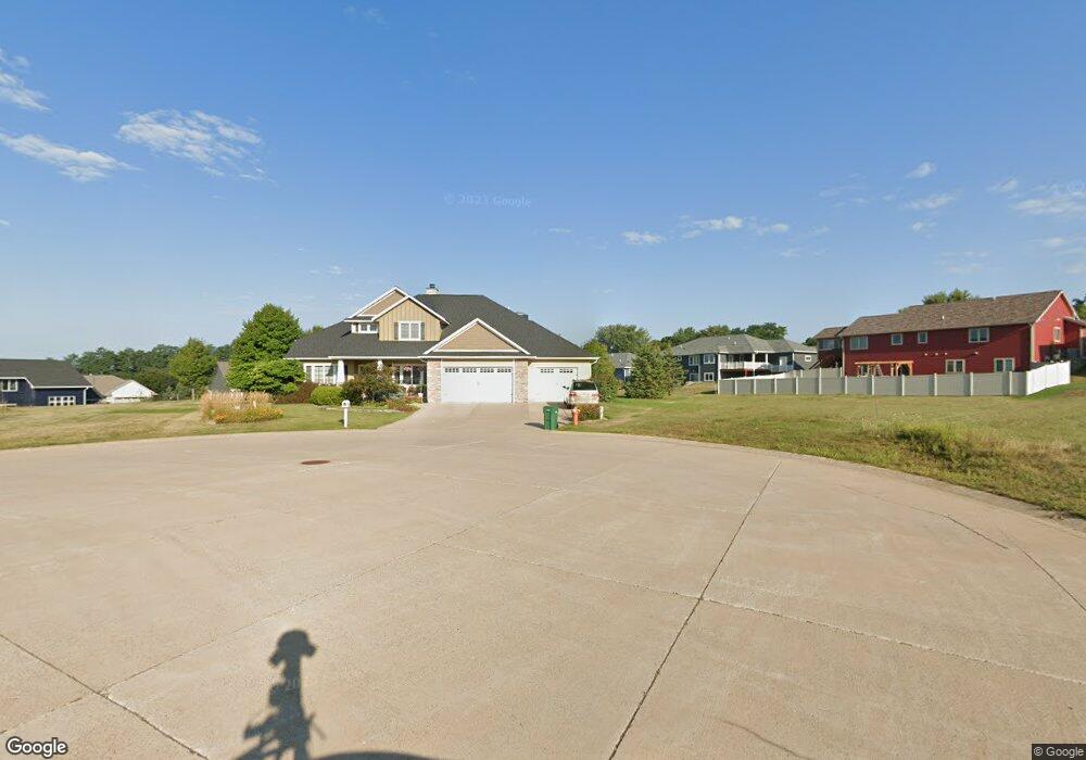 59 Crestview Cir, Winona, MN 55987 - photo 1