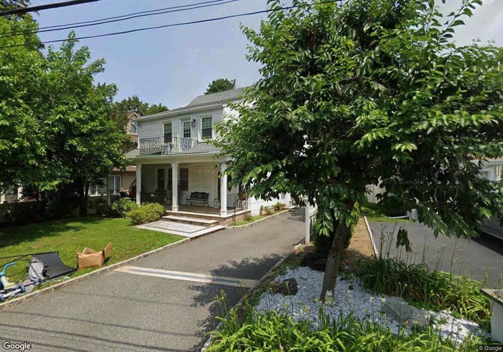 5 Morris Ln unit A, Great Neck, NY 11024 - photo 1