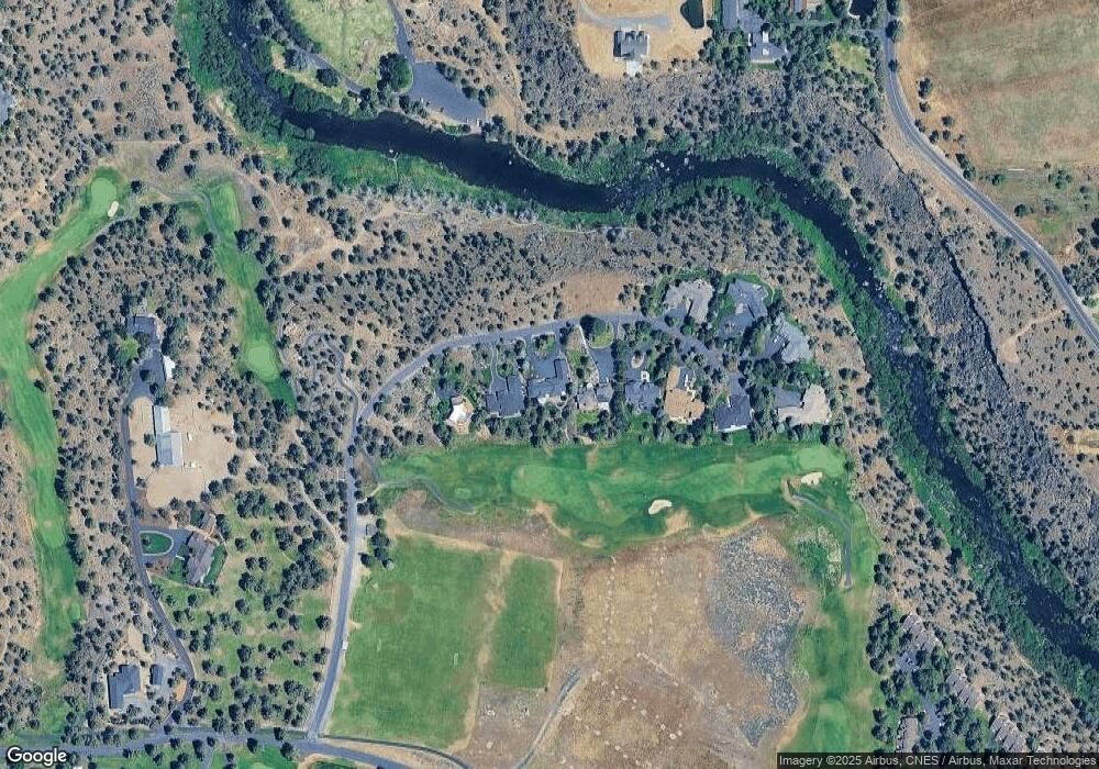 6910 Thunderbird Ct, Redmond, OR 97756 - photo 1