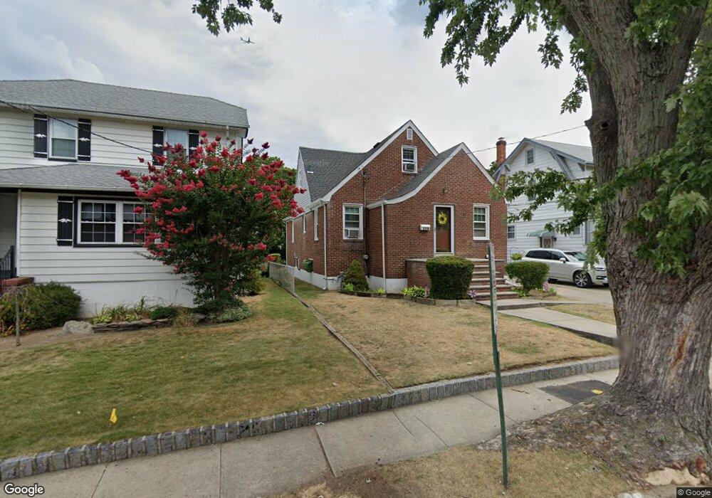 109 Wood St, Lynbrook, NY 11563 - photo 1