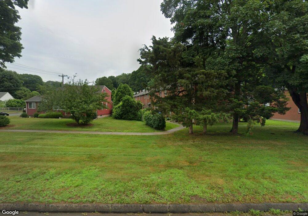 75 Saltonstall Pkwy unit 13, East Haven, CT 06512 - photo 1