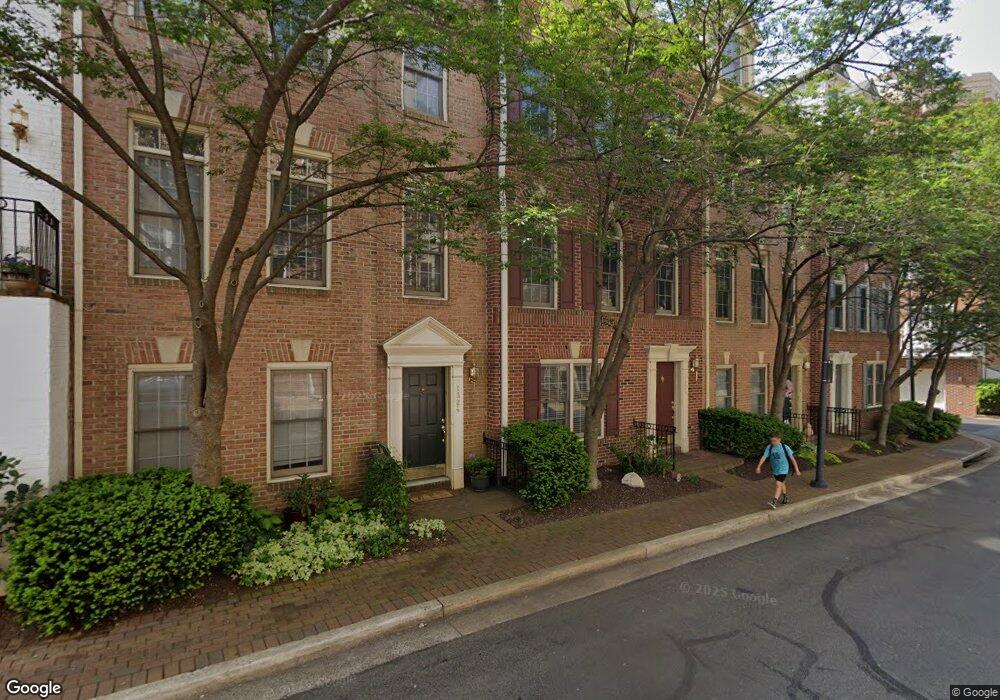 1320 N Adams Ct, Arlington, VA 22201 - photo 1