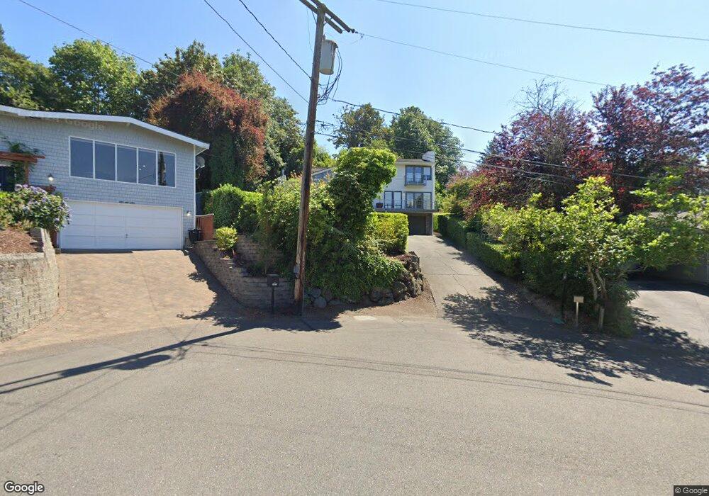 8011 SE 37th Place, Mercer Island, WA 98040 - photo 1