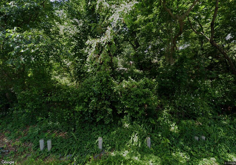 676 Middlebridge Rd, Wakefield, RI 02879 - photo 1