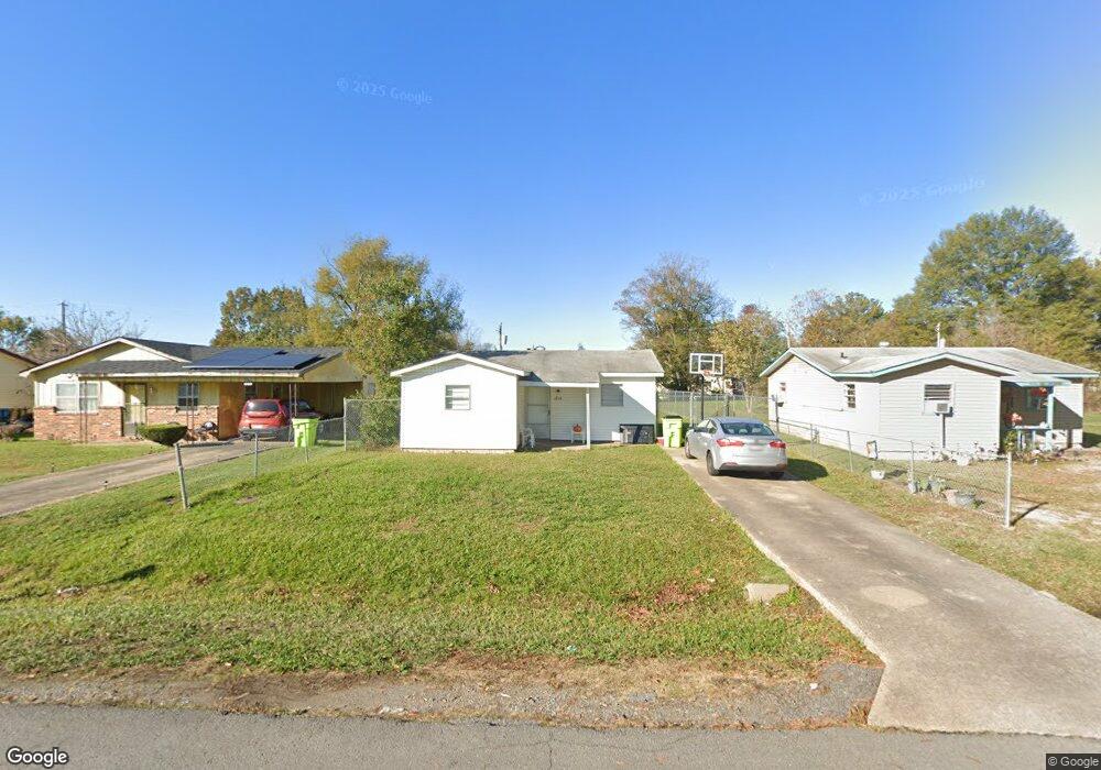 1814 S Vine St, Stuttgart, AR 72160 - photo 1