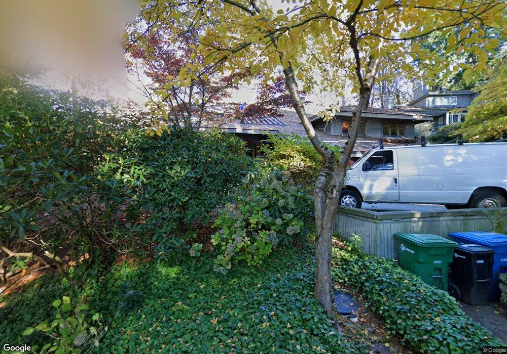 8119 Evergreen Ln, Mercer Island, WA 98040 - photo 1