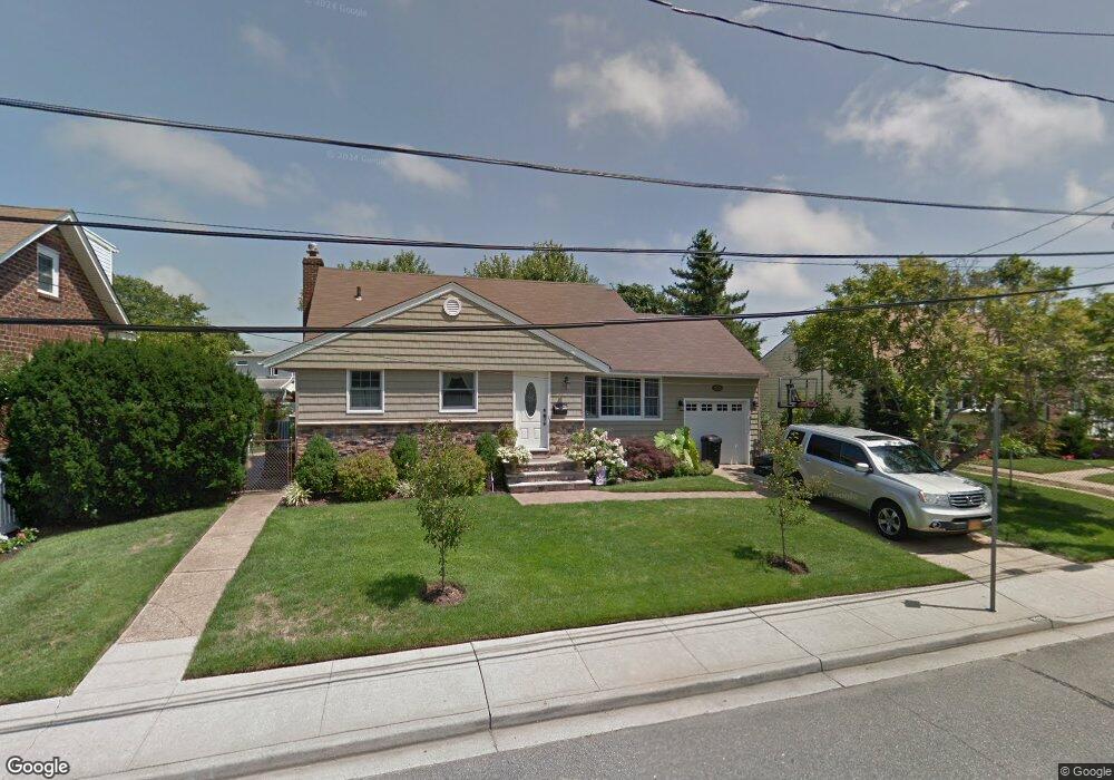 2525 Centre Ave, Bellmore, NY 11710 - photo 1