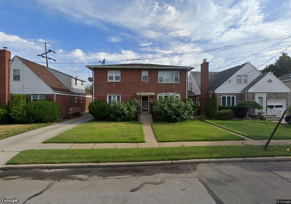 701 8th Ave, New Hyde Park, NY 11040 - photo 1