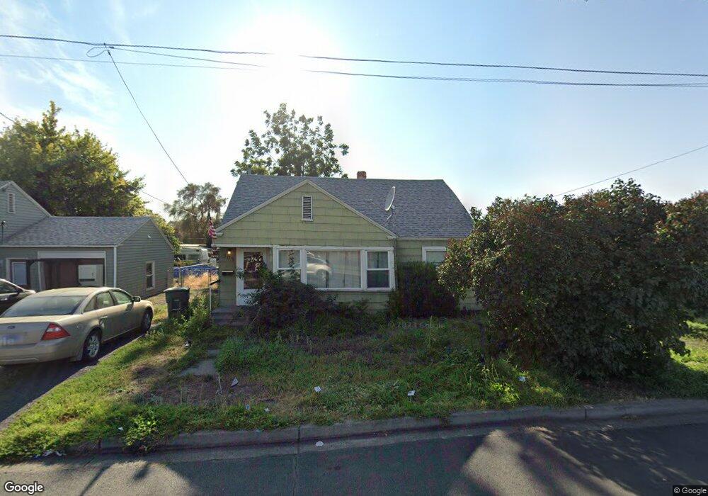 305 SW 17th St, Pendleton, OR 97801 - photo 1