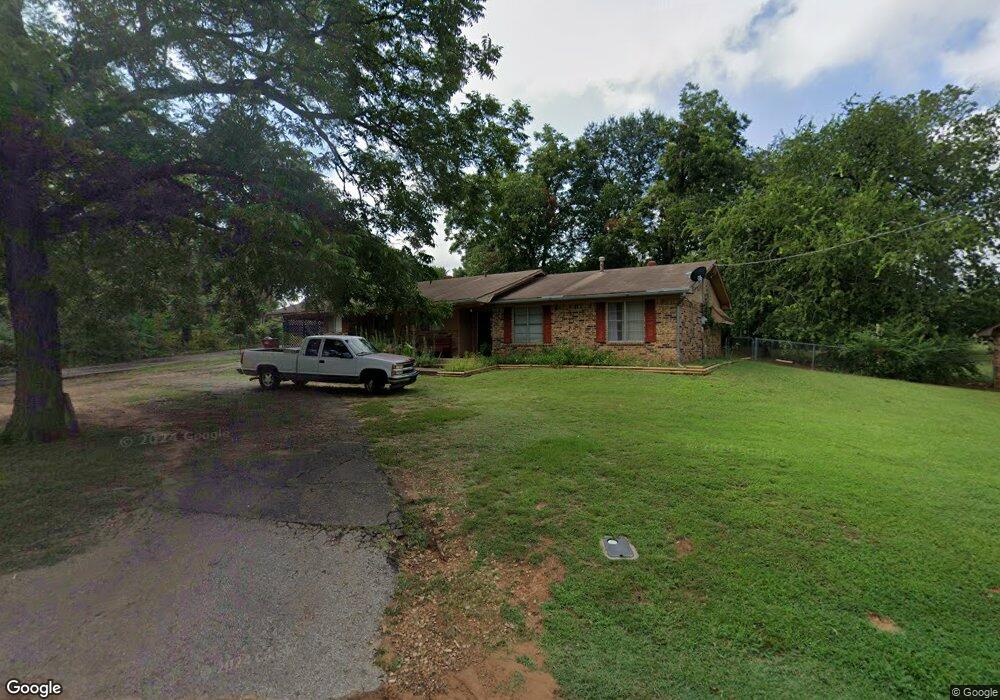 612 E Bissell St, Hugo, OK 74743 - photo 1