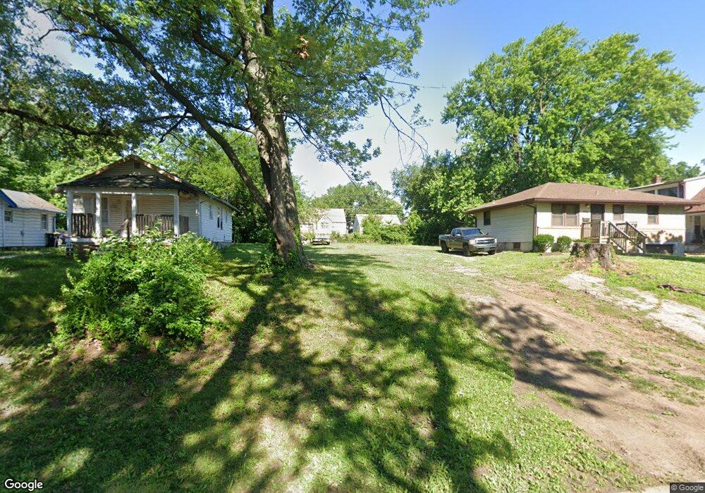 7110 Agnes Ave, Kansas City, MO 64132 - photo 1