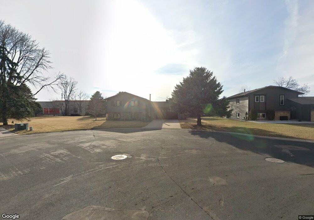 9601 Ximines Ln N, Maple Grove, MN 55369 - photo 1