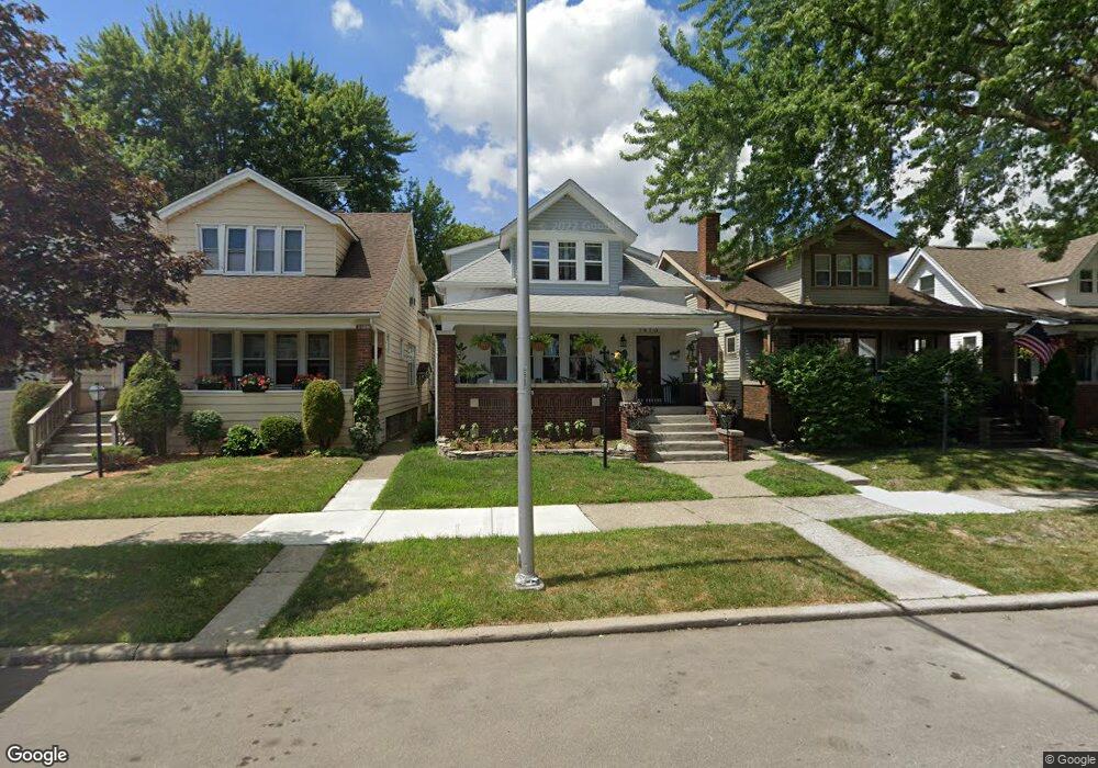 1413 Lakepointe St, Grosse Pointe Park, MI 48230 - photo 1