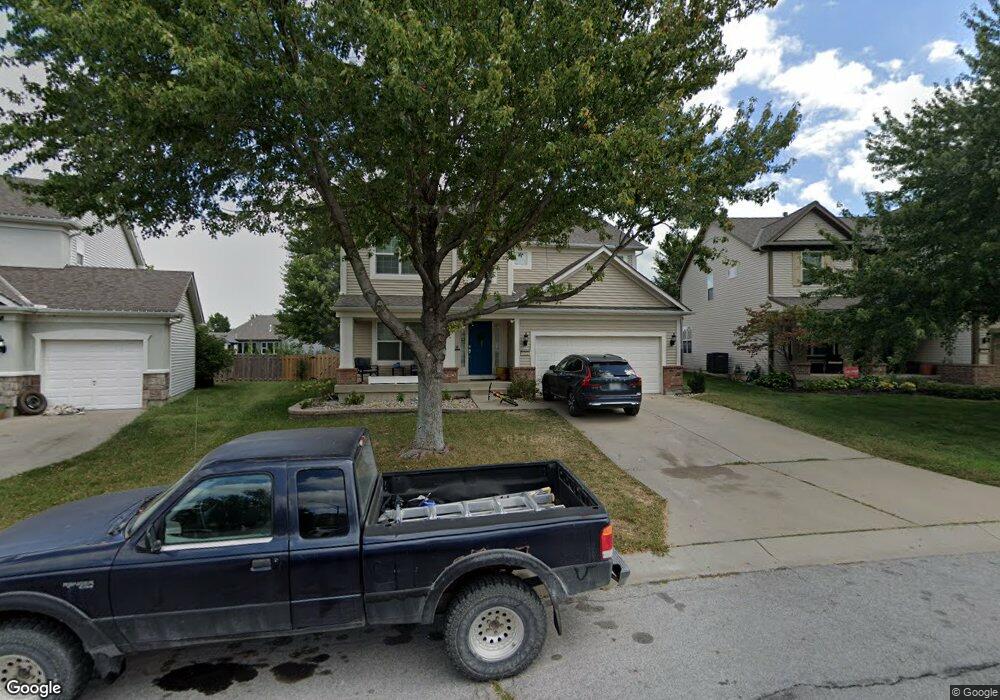 1212 SW Sapperton Rd, Raymore, MO 64083 - photo 1