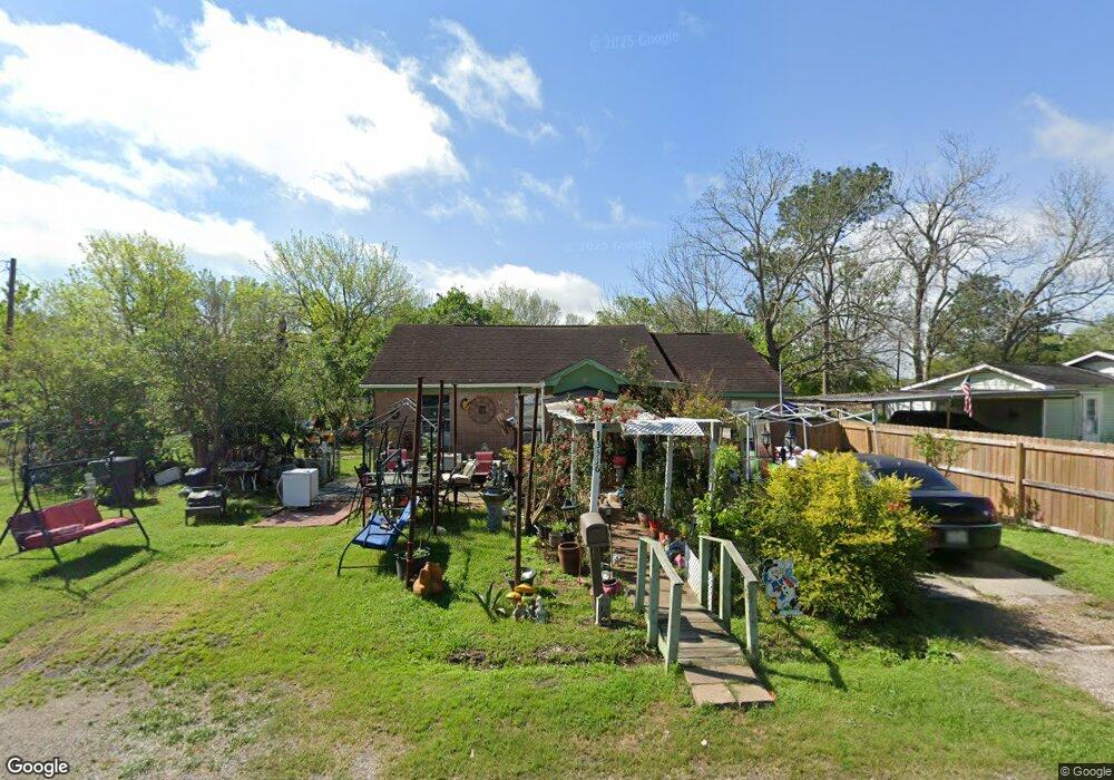 3516 3rd St, Bay City, TX 77414 - photo 1