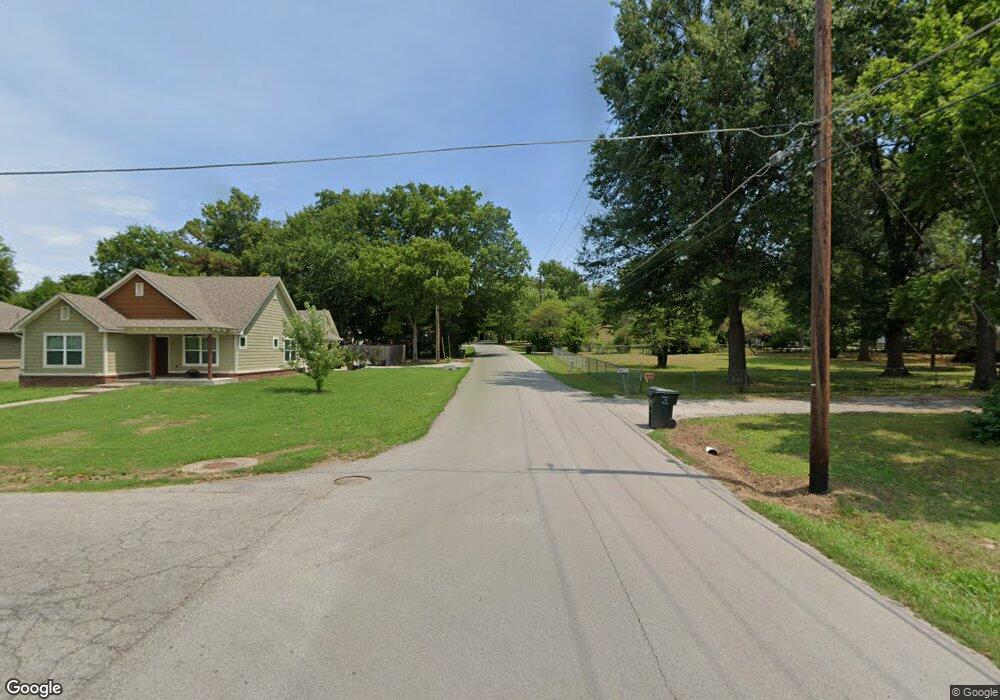 904 S Chickasaw Ave, Claremore, OK 74017 - photo 1