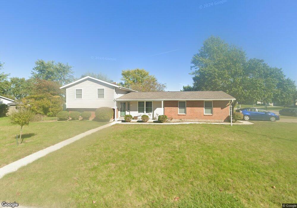 1102 Fernwood Dr, Wapakoneta, OH 45895 - photo 1