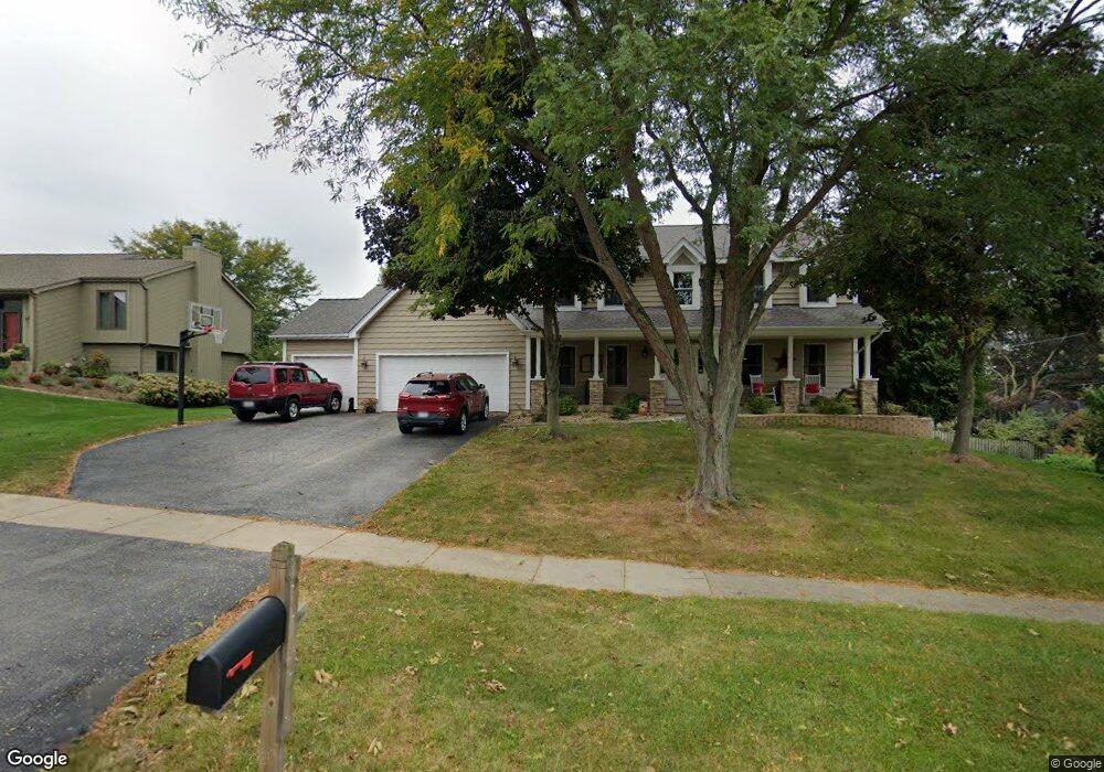 801 Lund Ln, Batavia, IL 60510 - photo 1