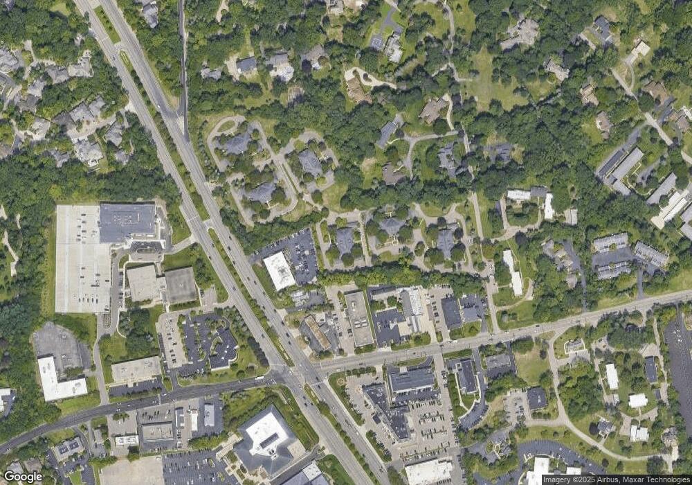 1745 Tiverton Rd unit 24, Bloomfield Hills, MI 48304 - photo 1