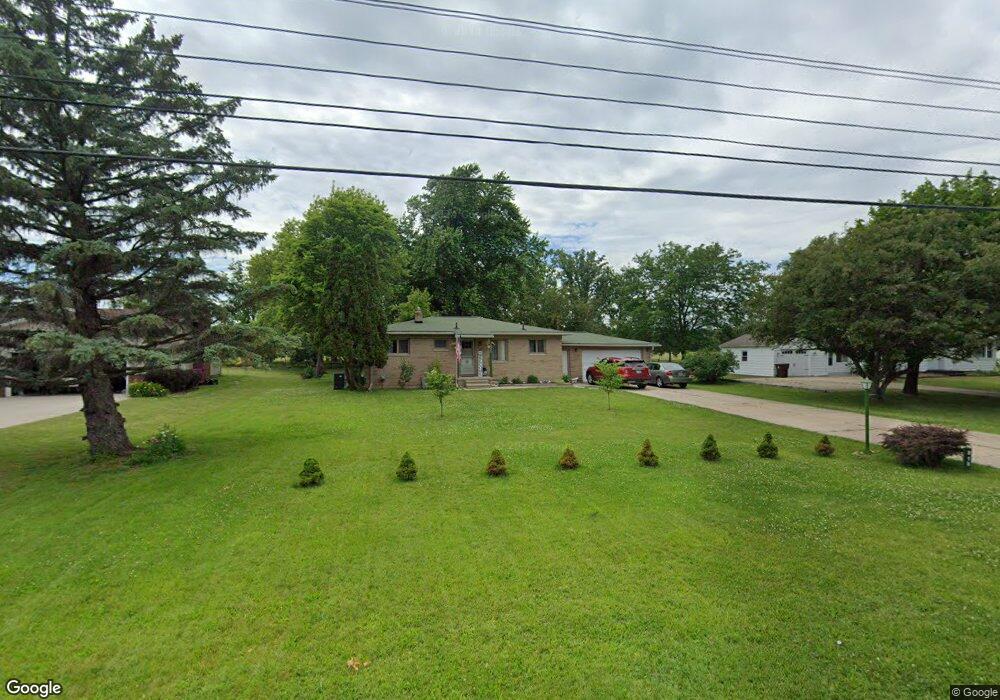 215 Elizabeth Dr, Owosso, MI 48867 - photo 1